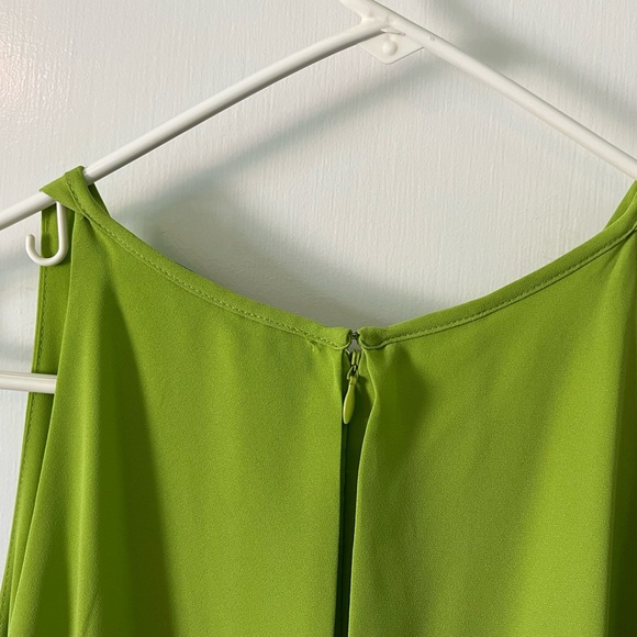 Beautiful,silky, flowing Chartreuse Tunic-top Med NEW - Picture 4 of 10